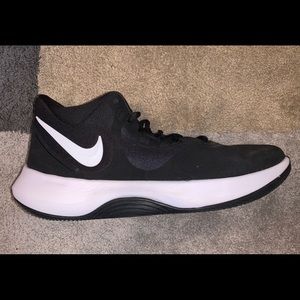 Nike Air Precison II Men’s Size 9.5.